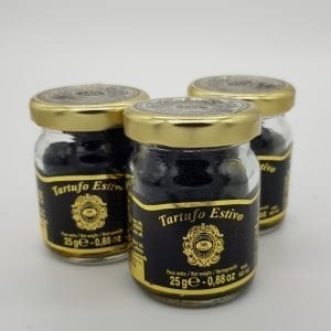 hele Zwarte truffel tartufo estivo uit Le Marche Italie