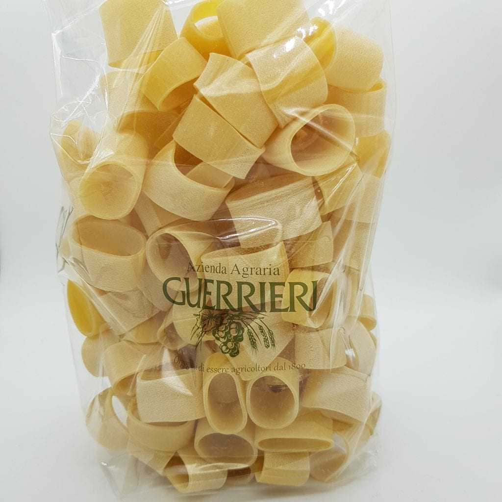 Calamaretto pasta uit Le Marche Italië