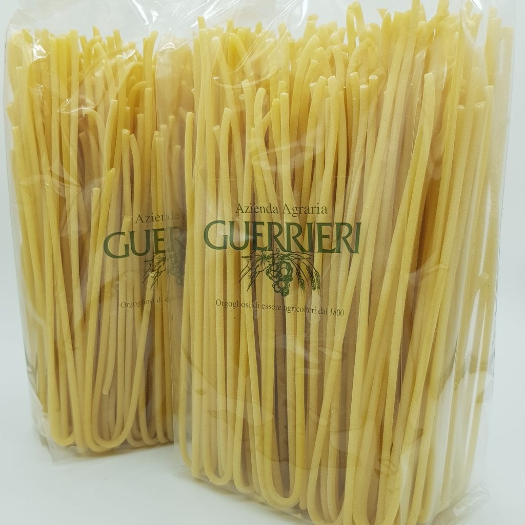 Bucatini trafilato in bronze traditionele pasta uit Le Marche